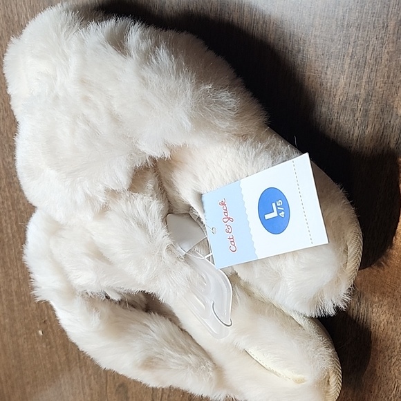 Cat & Jack Slippers - Picture 2 of 5